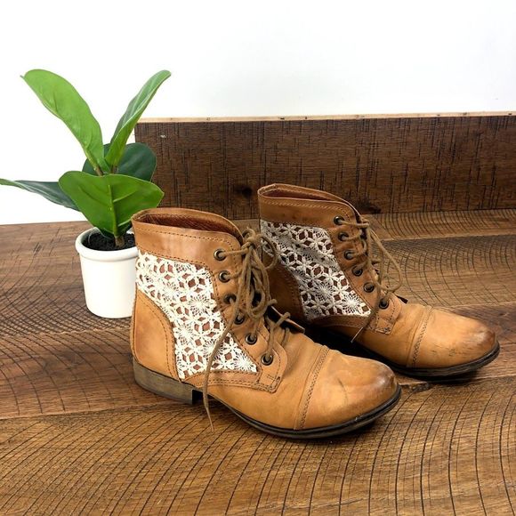 Steve Madden Shoes - STEVE MADDEN thunder crochet combat boot